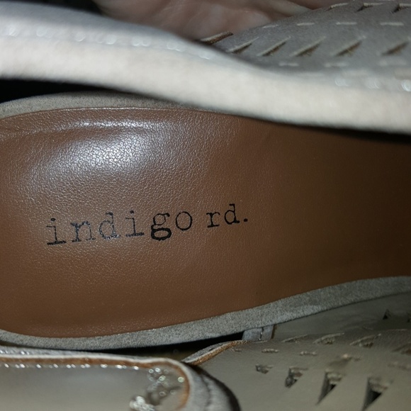 Shoes - Picture 5 of 5